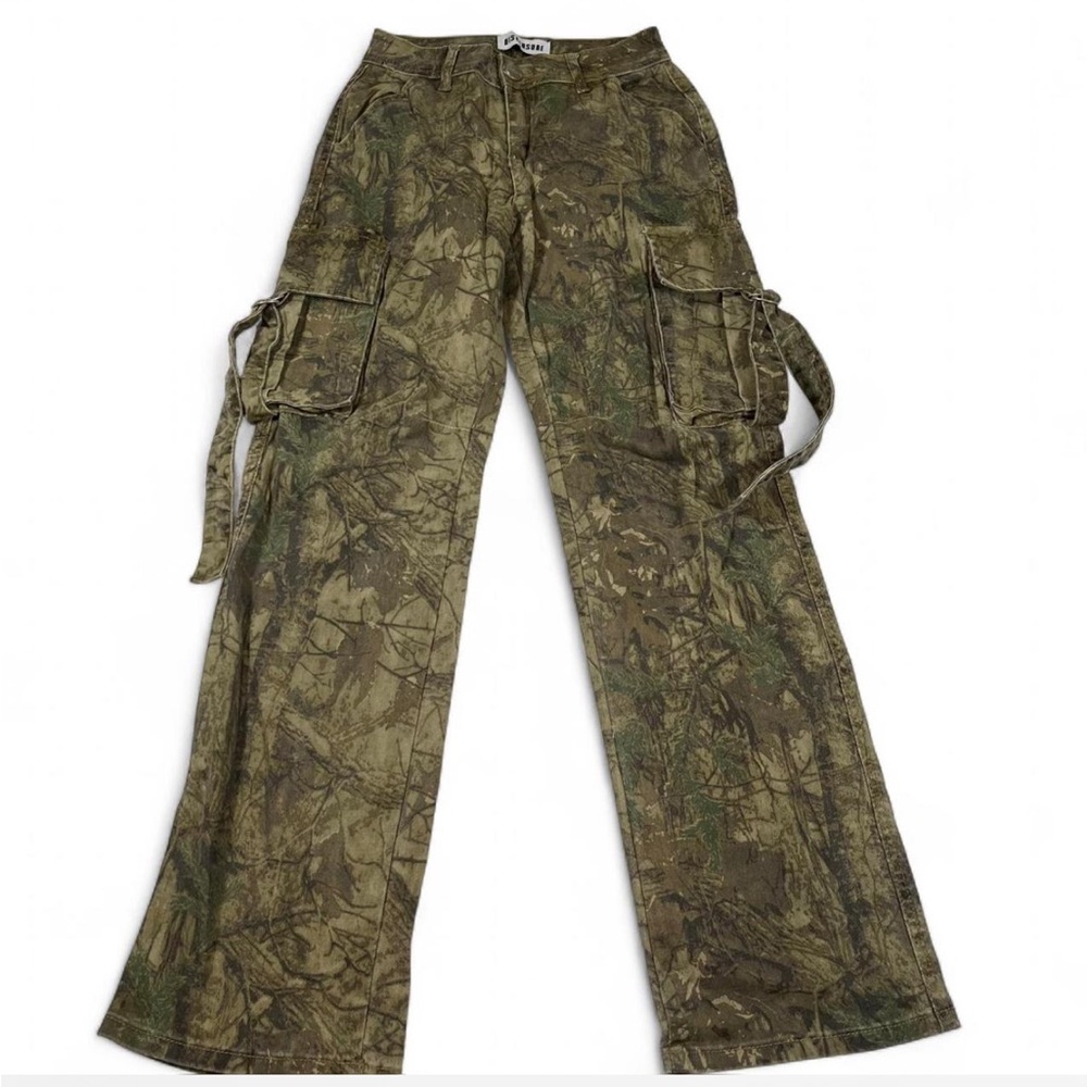 Disclosure Camo Straight Leg Baggy Cargo Jeans Size 23‎